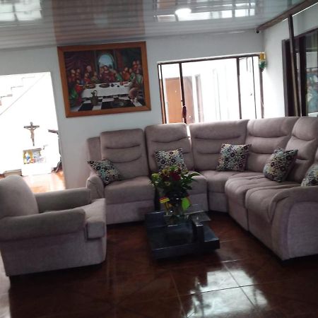 Habitacion Con Bano Privado Cerca Al Aeropuerto Μπογκοτά Εξωτερικό φωτογραφία